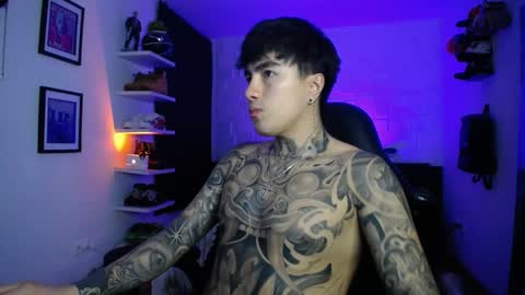 zac_muller1 online show from March 12, 4:29 am