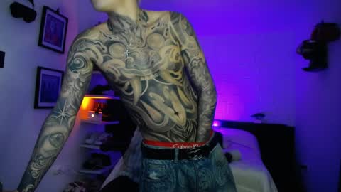 zac_muller1 online show from May 26, 12:50 am
