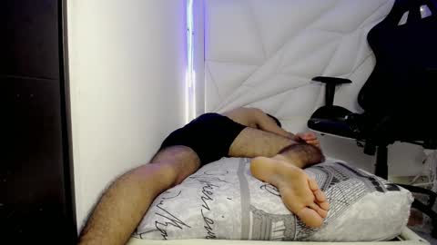 Snapshot of zacariass_ chatting on December 3, 12:02 am ZACARIAS online show from December 3, 12:02 am