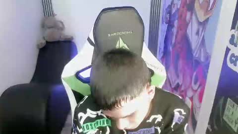 Snapshot of zacariass_ chatting on December 3, 4:25 am ZACARIAS online show from December 3, 4:25 am