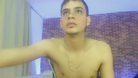Snapshot of zacariass_ chatting on September 24, 5:11 am ZACARIAS online show from September 24, 5:11 am
