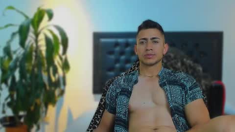 zachpri20 online show from October 9, 8:12 am