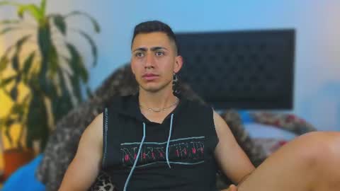 zachpri20 online show from July 22, 8:06 am