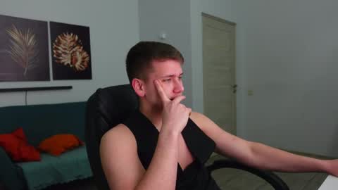 ZACK GILLIAN online show from April 21, 7:39 pm