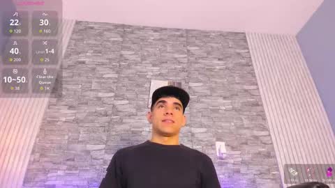 Snapshot of zack_joness10 chatting on November 11, 3:06 am zack_joness10 online show from November 11, 3:06 am