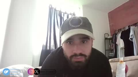 zack_sullivan22 online show from October 21, 8:31 pm