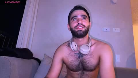 zack_sullivan22 online show from May 15, 11:34 pm