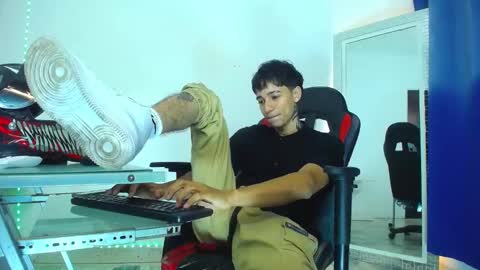 zack online show from December 31, 2:19 am