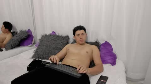 Snapshot of zaensdouglas chatting on April 16, 3:07 am zaensdouglas online show from April 16, 3:07 am