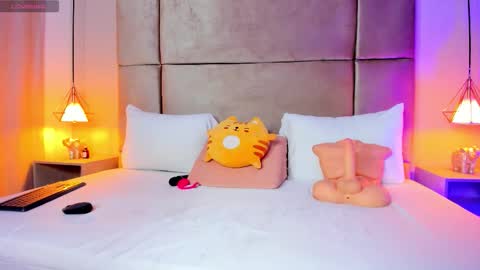 Zafiro online show from February 23, 12:02 pm