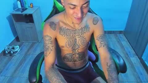 BiG Zafiro online show from December 22, 10:12 am