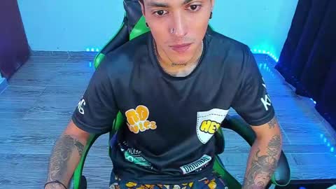 BiG Zafiro online show from May 3, 12:55 pm