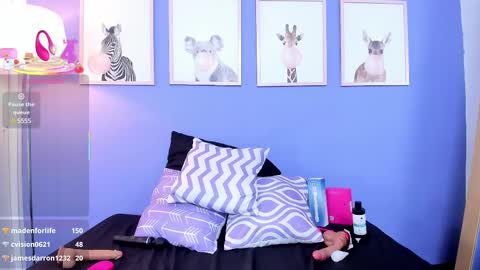 Snapshot of zahira_evans chatting on February 21, 7:12 am Zahira online show from February 21, 7:12 am