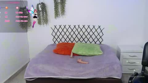 Laura online show from September 17, 7:59 pm