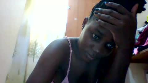 Snapshot of zainxxxx chatting on February 2, 2:13 pm zainxxxx online show from February 2, 2:13 pm