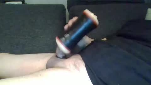 Snapshot of zakksten chatting on February 10, 11:20 pm Zakk online show from February 10, 11:20 pm