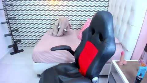 Zally  online show from October 24, 7:21 pm