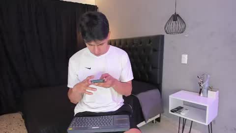 Samuel online show from July 2, 7:20 pm