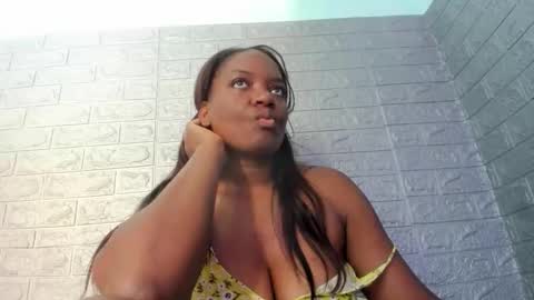 Snapshot of zamara__ chatting on April 13, 2:55 pm Zamara online show from April 13, 2:55 pm