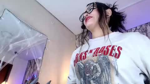 Snapshot of zami_escobar_of chatting on October 16, 7:04 pm online show from October 16, 7:04 pm