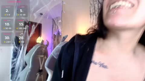 Snapshot of zami_escobar_of chatting on November 3, 5:25 pm online show from November 3, 5:25 pm