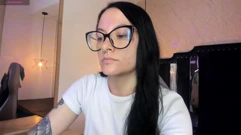 Snapshot of zami_escobar_of chatting on November 18, 6:56 pm online show from November 18, 6:56 pm