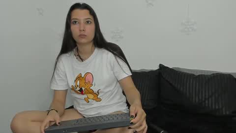 zammii69 online show from December 8, 8:15 pm