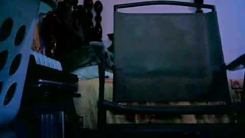 UareTheBoss online show from December 17, 2:17 am