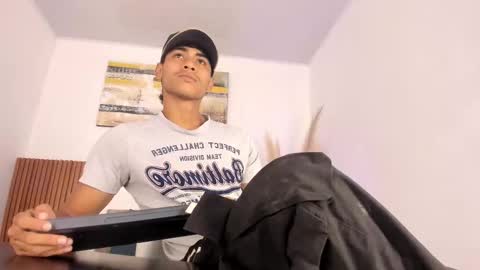 Zander online show from March 5, 1:40 pm