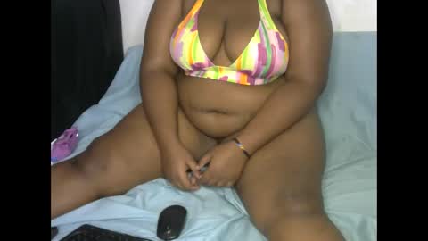 Snapshot of zandile22 chatting on December 2, 8:15 pm zandile22 online show from December 2, 8:15 pm