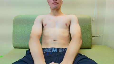 Snapshot of zane_evans chatting on March 24, 12:54 pm zane online show from March 24, 12:54 pm