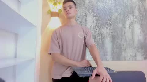 Snapshot of zane_evans chatting on June 27, 12:55 pm zane online show from June 27, 12:55 pm