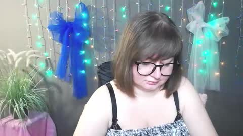 zannadreil online show from December 3, 8:07 pm