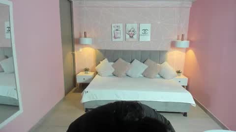 Zara Sweet  online show from November 18, 12:31 pm