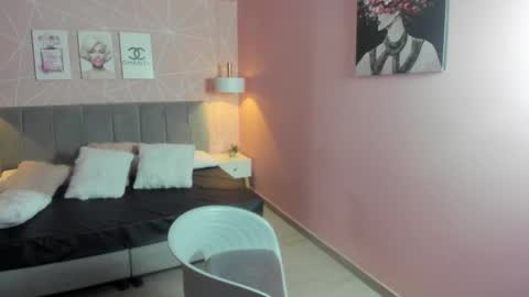 Zara Sweet  online show from January 19, 12:20 pm