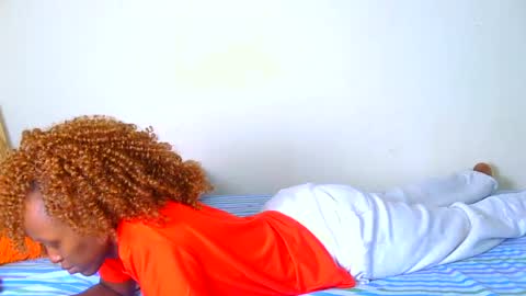 Snapshot of zara_lae chatting on July 6, 3:14 pm nicky online show from July 6, 3:14 pm