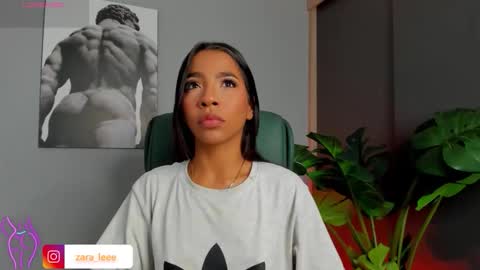 Snapshot of zara_leee chatting on February 26, 11:53 am Zara online show from February 26, 11:53 am