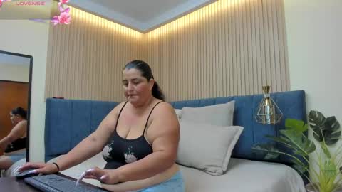 Snapshot of zara_milf_ chatting on May 7, 12:10 pm zara online show from May 7, 12:10 pm