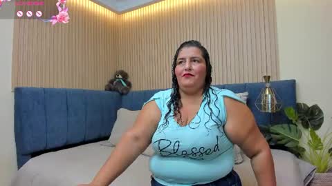 Snapshot of zara_milf_ chatting on July 6, 12:13 pm zara online show from July 6, 12:13 pm