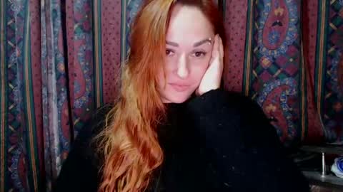 Snapshot of zara_red chatting on December 12, 10:52 pm Kate. if im not here im here foxy red333 online show from December 12, 10:52 pm