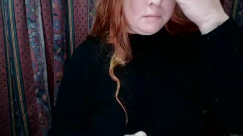 Snapshot of zara_red chatting on December 13, 2:21 am Kate. if im not here im here foxy red333 online show from December 13, 2:21 am