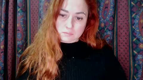 Snapshot of zara_red chatting on December 14, 11:56 pm Kate. if im not here im here foxy red333 online show from December 14, 11:56 pm