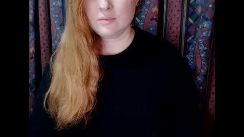 Snapshot of zara_red chatting on December 17, 4:12 am Kate. if im not here im here foxy red333 online show from December 17, 4:12 am