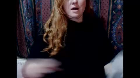 Snapshot of zara_red chatting on December 18, 10:13 pm Kate. if im not here im here foxy red333 online show from December 18, 10:13 pm