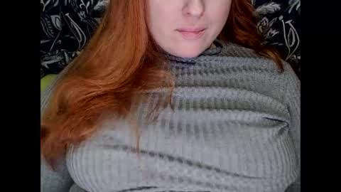 Snapshot of zara_red chatting on December 23, 6:22 am Kate. if im not here im here foxy red333 online show from December 23, 6:22 am
