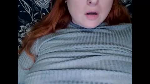 Snapshot of zara_red chatting on December 23, 9:27 am Kate. if im not here im here foxy red333 online show from December 23, 9:27 am