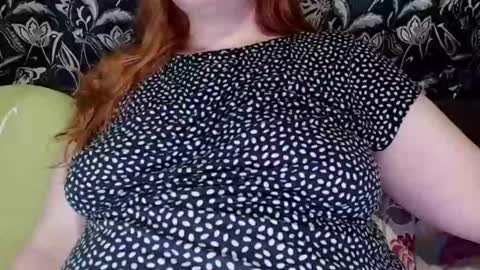 Snapshot of zara_red chatting on December 24, 8:22 am Kate. if im not here im here foxy red333 online show from December 24, 8:22 am