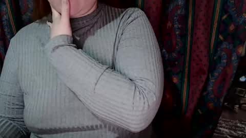 Snapshot of zara_red chatting on December 31, 12:36 pm Kate. if im not here im here foxy red333 online show from December 31, 12:36 pm
