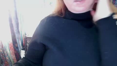 Snapshot of zara_red chatting on January 5, 10:21 am Kate. if im not here im here foxy red333 online show from January 5, 10:21 am