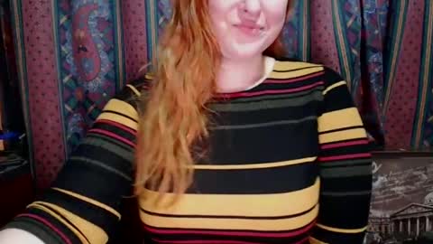 Snapshot of zara_red chatting on January 22, 2:35 pm Kate. if im not here im here foxy red333 online show from January 22, 2:35 pm